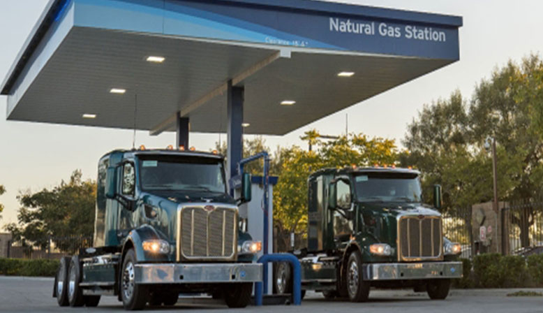 CNG SoCal Gas - Heavy-Duty Vehicle Compressed Natural Gas (CNG) fueling station in Bakersfield, California